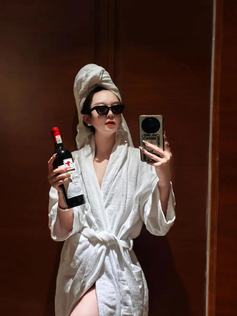 被指穿着睡衣浴袍现身公共场合的20大女星(图)