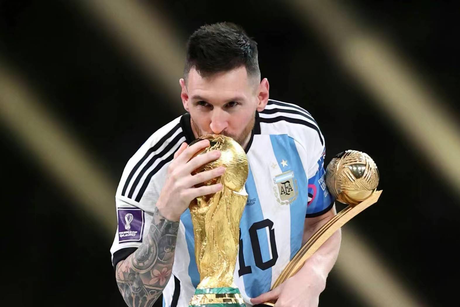 群星发文庆祝梅西夺冠，胡歌薛之谦太过激动，苏醒马思纯喜极而泣