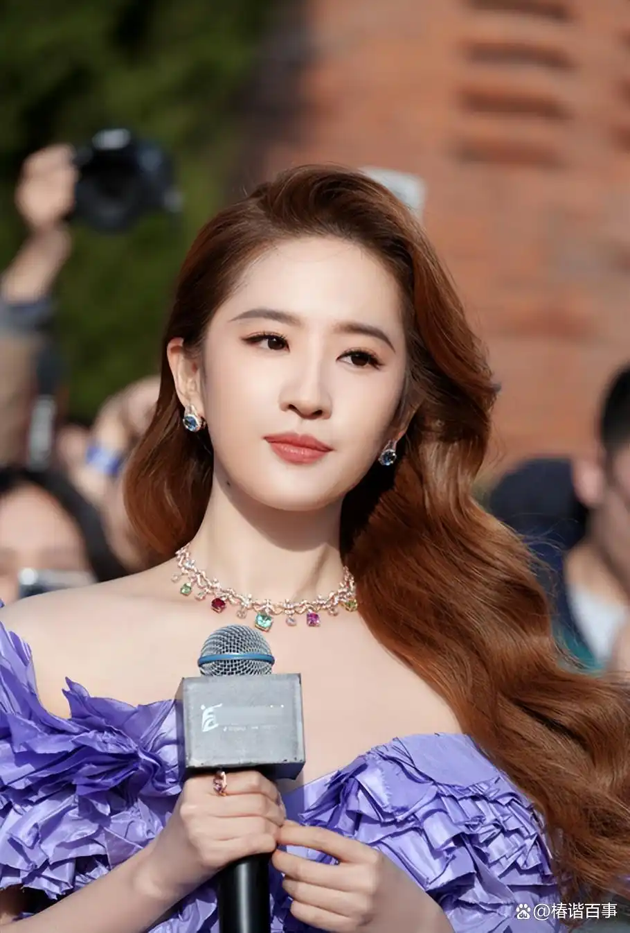 景甜人间富贵花气质_旺夫面相的女明星_杨超越面相富贵命