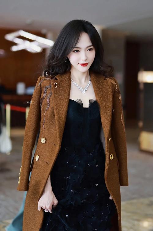 娱乐圈个子最高的女星盘点，172只是起步，个个都是行走的衣架